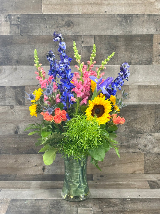 Sunlit Rays vase arrangement