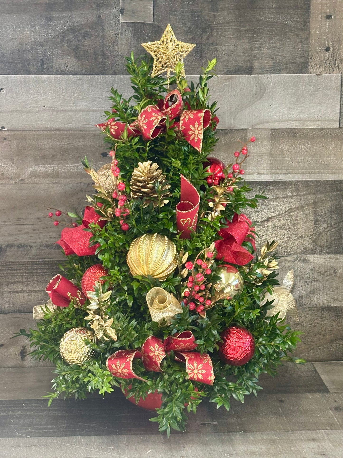 BOXWOOD TREE RED AND GOLD DELUXE
