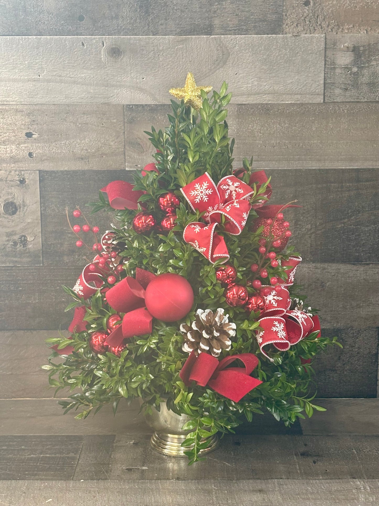 BOXWOOD TREE RED AND WHITE