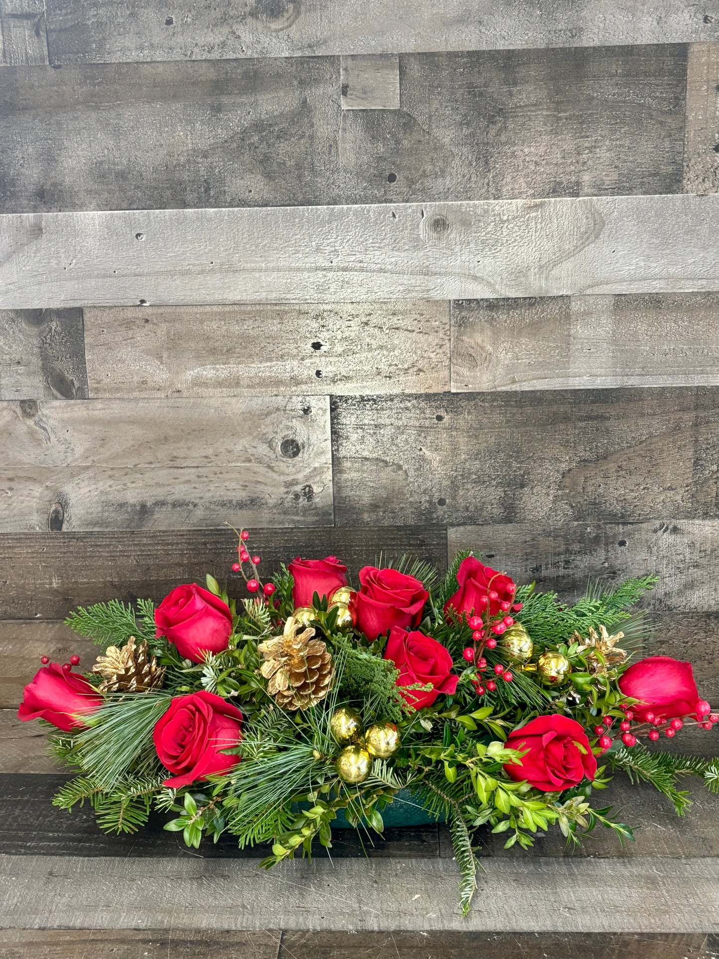 RED AND GOLD CENTERPIECE