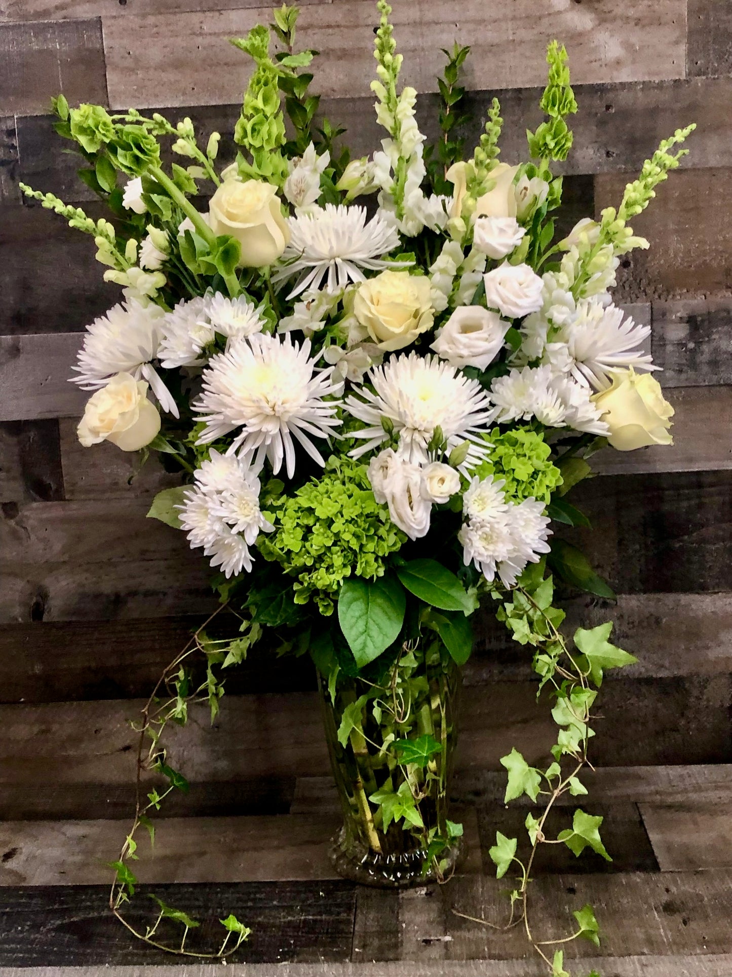 GREEN AND WHITE VASE TRIBUTE